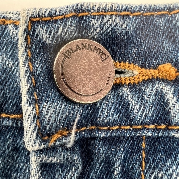 BLANK NYC Pin-Up High Rise Distressed Graffiti Jean Shorts Size 28 Women's - Picture 8 of 10